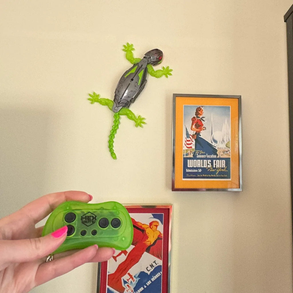 HEX BOTS Wall Crawler Gecko Rechargeable Remote Control Robot Kids Toys Climbs up Walls for Prank Toys & Games RC Robot Toys for Boys & Girls Ages 4 & Up